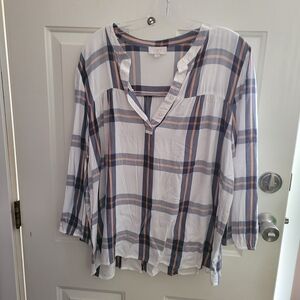 LOFT Women's Navy and White Plaid Blouse